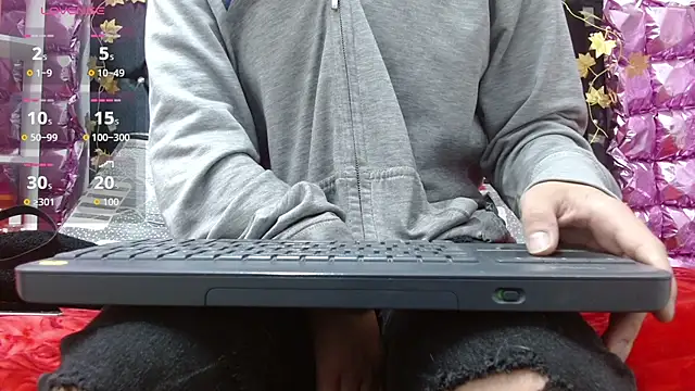 Snapshot of poisondost_hot chatting on September 20, 11:41 am poisondost hot online show from September 20, 11:41 am