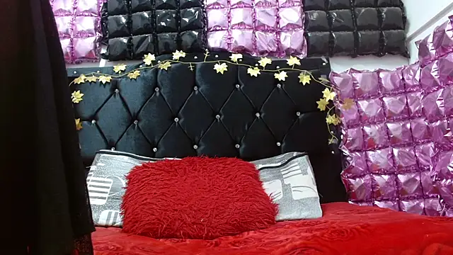 Snapshot of poisondost_hot chatting on September 24, 12:15 pm poisondost hot online show from September 24, 12:15 pm