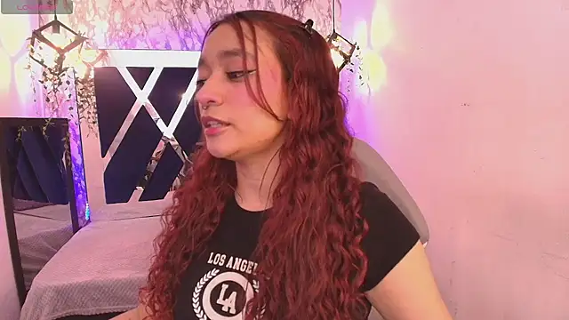 Snapshot of charlotte_bluee chatting on September 17, 6:50 pm charlotte bluee online show from September 17, 6:50 pm