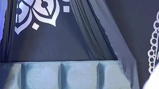 Snapshot of Arii_moon chatting on October 27, 7:41 pm Arii moon online show from October 27, 7:41 pm