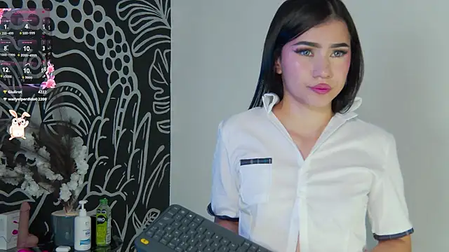 Snapshot of Arii_moon chatting on October 21, 7:51 pm Arii moon online show from October 21, 7:51 pm