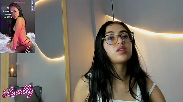 lucelly 15 online show from October 19, 11:45 am