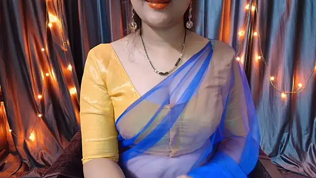 Snapshot of goldiwets chatting on November 1, 3:54 am goldiwets online show from November 1, 3:54 am