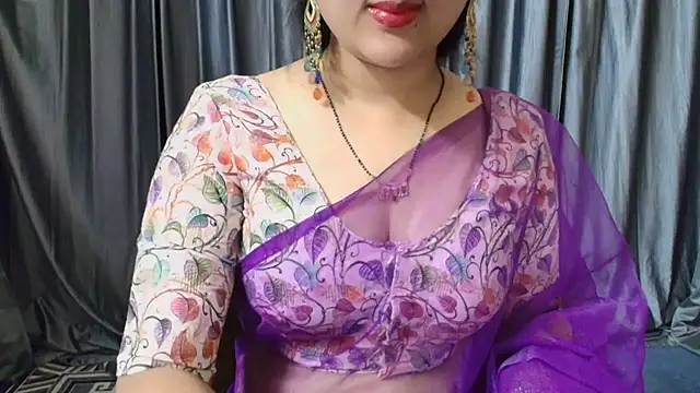 Snapshot of goldiwets chatting on October 13, 2:25 am goldiwets online show from October 13, 2:25 am