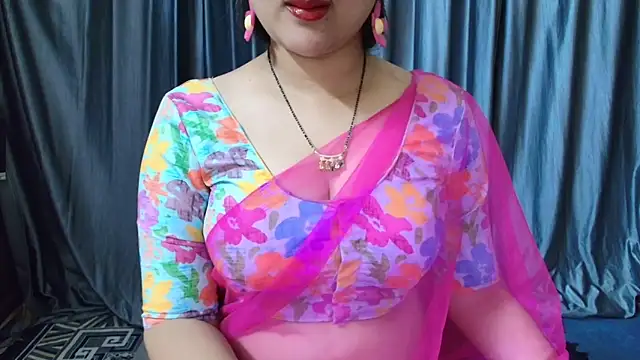 Snapshot of goldiwets chatting on October 11, 2:27 am goldiwets online show from October 11, 2:27 am