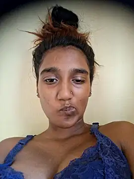 indianpink lips online show from February 7, 1:37 pm