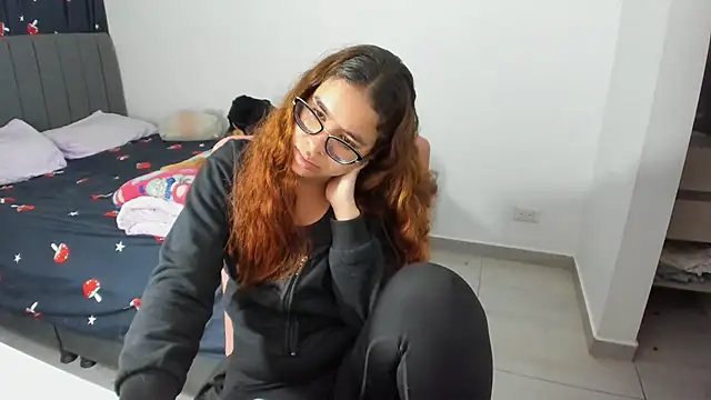 Greciaruiz  online show from November 22, 12:02 am