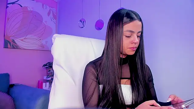 Snapshot of Bella_walker_ chatting on September 17, 8:51 pm Bella walker online show from September 17, 8:51 pm