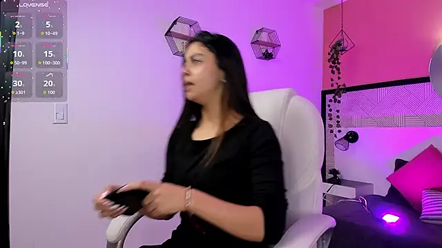 Bella walker  online show from March 9, 8:01 pm