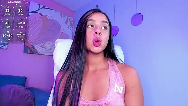 Snapshot of Bella_walker_ chatting on September 25, 9:12 pm Bella walker online show from September 25, 9:12 pm