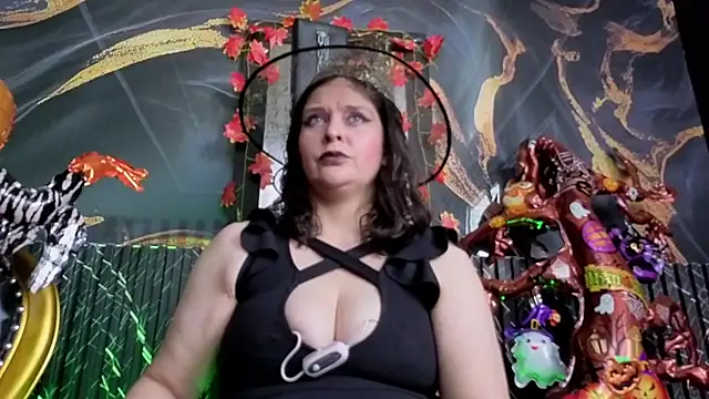 Snapshot of AmandaKovich chatting on October 30, 8:10 pm AmandaKovich online show from October 30, 8:10 pm