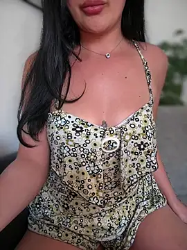 YoungHotMilf97 online show from July 11, 1:44 pm