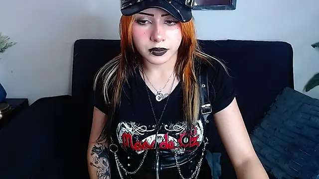 fyreandfox  online show from June 5, 8:04 pm