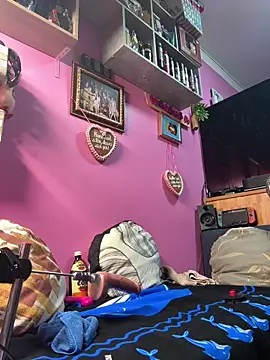 Snapshot of sexymelli18 chatting on October 12, 7:38 pm sexymelli18 online show from October 12, 7:38 pm