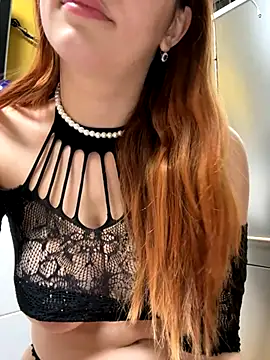 Snapshot of sexymelli18 chatting on October 9, 6:23 pm sexymelli18 online show from October 9, 6:23 pm