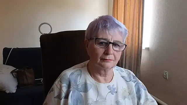 Sandra Snowflake online show from April 15, 11:22 am