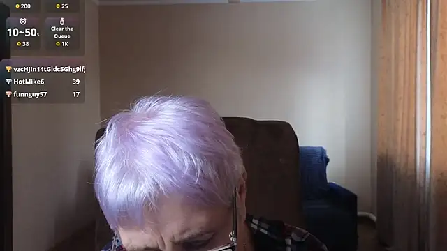 Sandra Snowflake online show from February 6, 12:30 pm