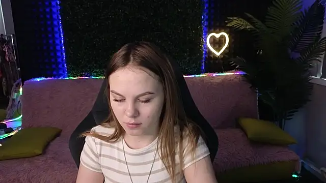 Snapshot of Dyna_bae chatting on October 15, 8:06 am Dyna bae online show from October 15, 8:06 am