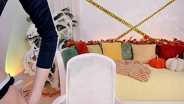 Snapshot of angel_claire chatting on October 30, 10:00 pm angel claire online show from October 30, 10:00 pm