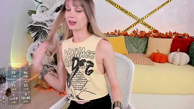 Snapshot of angel_claire chatting on October 22, 8:25 pm angel claire online show from October 22, 8:25 pm