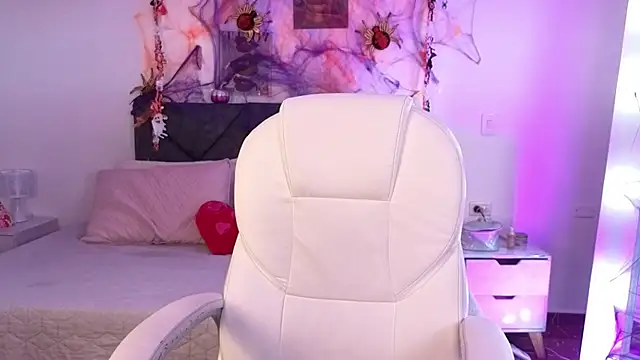 camille1310 online show from October 29, 4:39 am