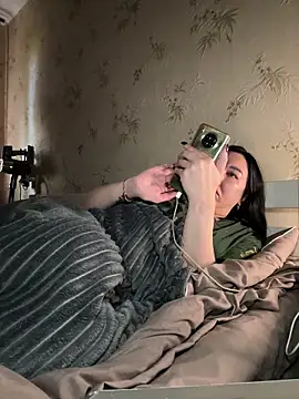 Snapshot of Naughtbaby_2025 chatting on September 25, 12:48 pm Naughtbaby 2025 online show from September 25, 12:48 pm