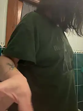 Snapshot of Naughtbaby_2025 chatting on October 11, 3:22 am Naughtbaby 2025 online show from October 11, 3:22 am