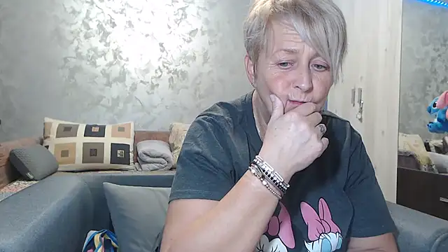 RosesandLillies online show from February 17, 6:18 pm