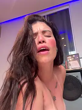 Snapshot of segb chatting on October 14, 7:27 pm segb online show from October 14, 7:27 pm