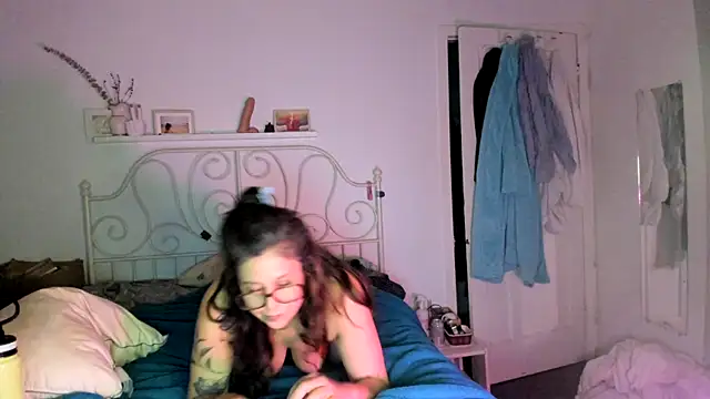 Rosiee69  online show from September 23, 11:03 pm