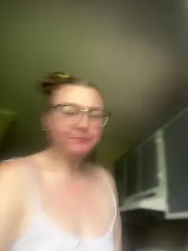 HTXBELLE online show from April 14, 7:36 pm