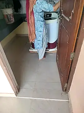 Snapshot of indian_couple4 chatting on September 10, 10:15 am indian couple4 online show from September 10, 10:15 am