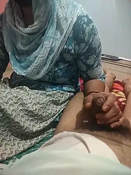 Snapshot of indian_couple4 chatting on October 30, 4:26 am indian couple4 online show from October 30, 4:26 am