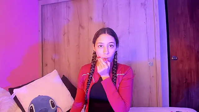 TANIA 06 online show from April 18, 1:13 pm