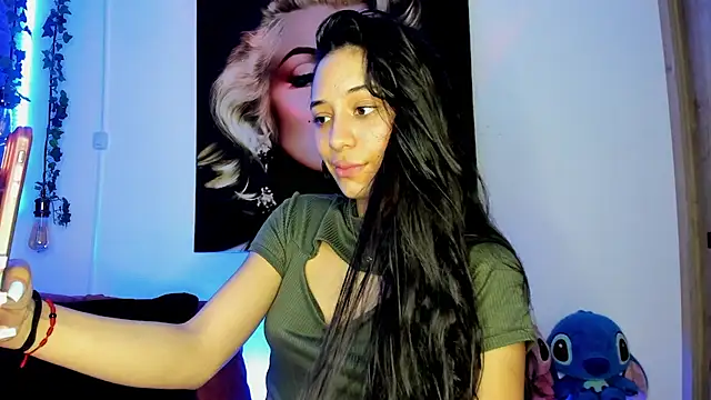 Snapshot of TANIA_06 chatting on October 4, 1:50 pm TANIA 06 online show from October 4, 1:50 pm