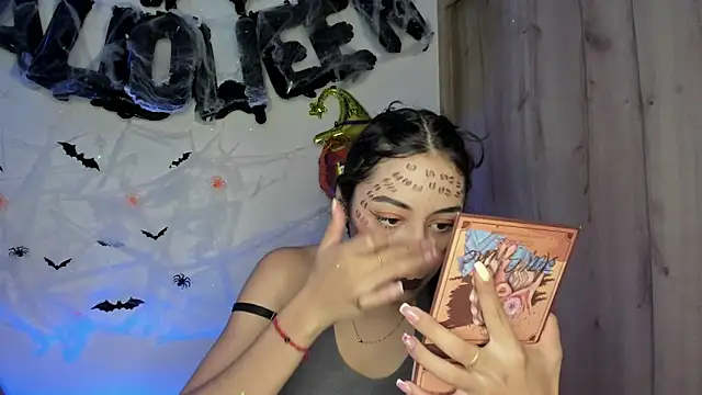 Snapshot of TANIA_06 chatting on October 31, 1:48 pm TANIA 06 online show from October 31, 1:48 pm