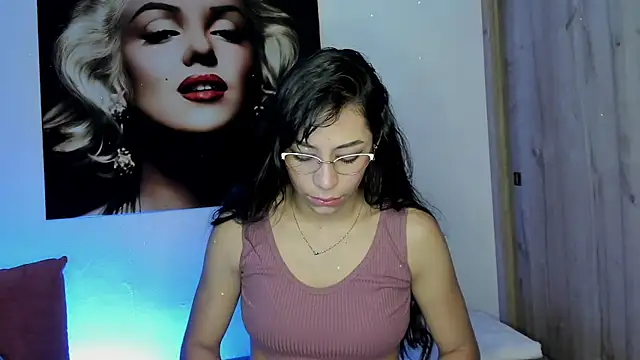 Snapshot of TANIA_06 chatting on October 22, 1:16 pm TANIA 06 online show from October 22, 1:16 pm