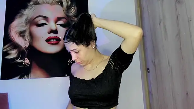 Snapshot of TANIA_06 chatting on October 16, 1:14 pm TANIA 06 online show from October 16, 1:14 pm