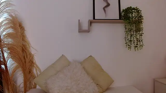 Snapshot of emily-777 chatting on October 1, 9:20 pm emily-777 online show from October 1, 9:20 pm