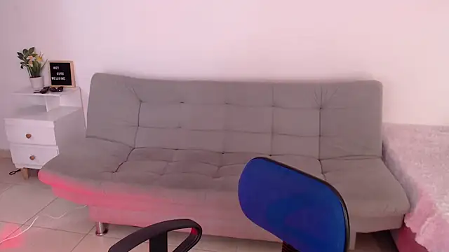 Snapshot of emily-777 chatting on September 25, 9:34 pm emily-777 online show from September 25, 9:34 pm