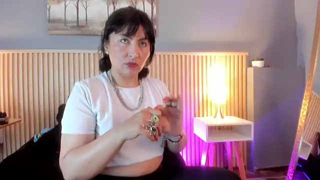 Snapshot of lilith_catt chatting on October 8, 7:51 pm lilith catt online show from October 8, 7:51 pm