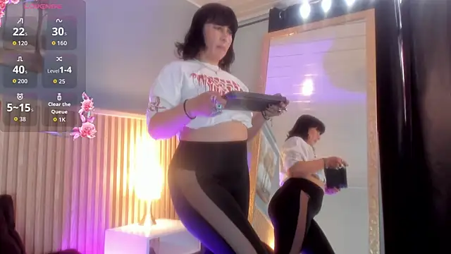 Snapshot of lilith_catt chatting on October 14, 6:43 pm lilith catt online show from October 14, 6:43 pm