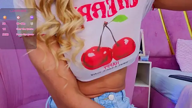 Snapshot of EmmyCortez chatting on October 1, 11:59 am EmmyCortez online show from October 1, 11:59 am