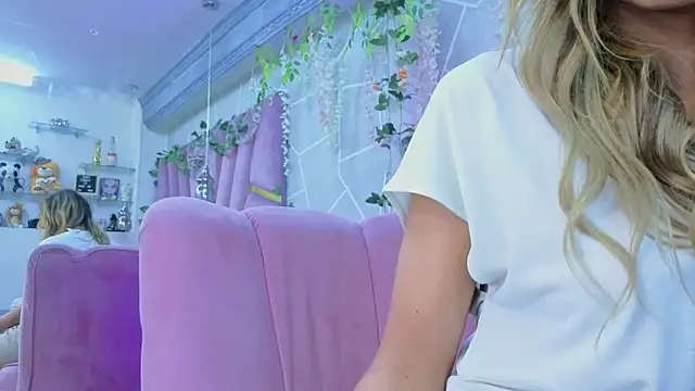 EmmyCortez online show from November 7, 12:22 pm