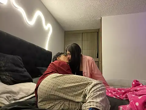 DesireLuxe online show from October 2, 6:29 am