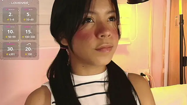 Snapshot of emily_sweett24 chatting on October 14, 12:41 pm emily sweett24 online show from October 14, 12:41 pm