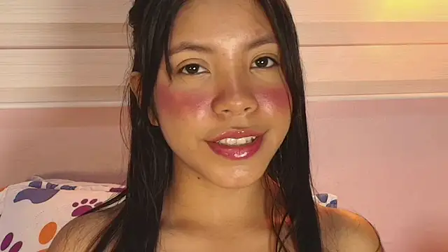 Snapshot of emily_sweett24 chatting on October 17, 1:25 pm emily sweett24 online show from October 17, 1:25 pm