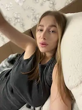 Snapshot of Milana_mil chatting on September 14, 2:48 pm Milana mil online show from September 14, 2:48 pm