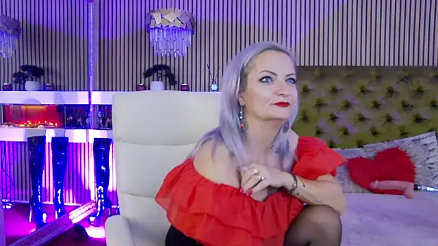 Snapshot of LadyTouch chatting on October 15, 12:35 am LadyTouch online show from October 15, 12:35 am