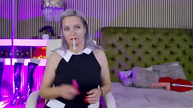 Snapshot of LadyTouch chatting on October 21, 11:42 pm LadyTouch online show from October 21, 11:42 pm